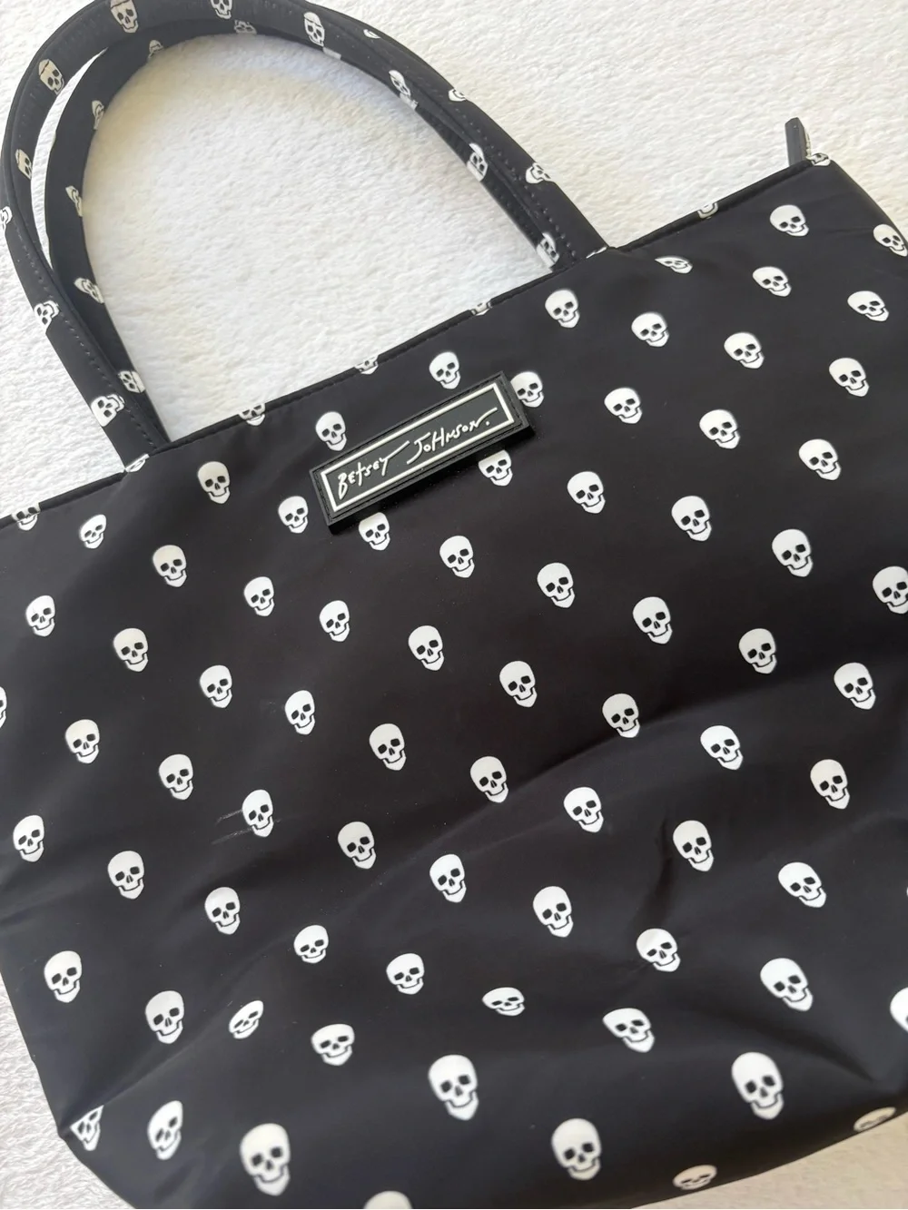 Betsey Johnson Black Skull Print Tote Bag cooler